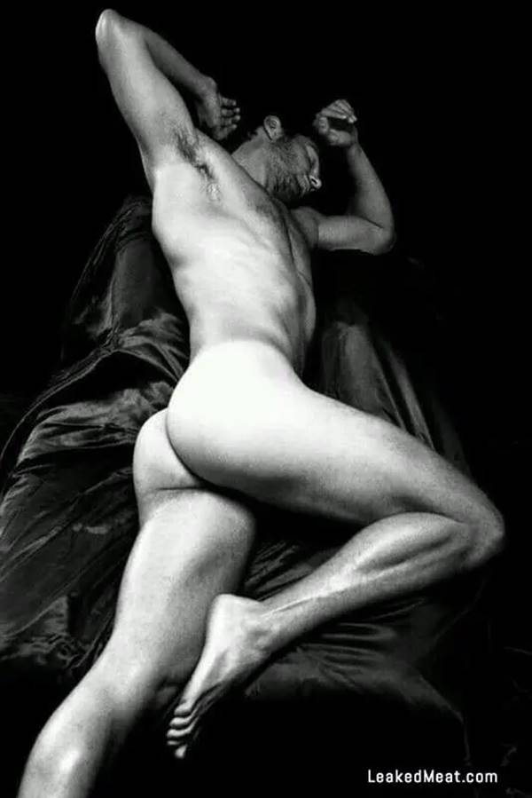 Foto do ator Jamie Dornan nu mostrando a bunda