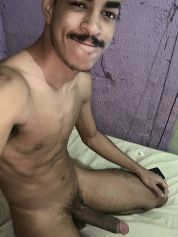 Moreno da pica grossa pelado em nudes do WhatsApp
