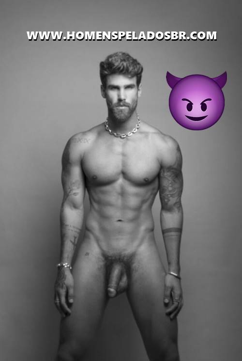 Foto de Rodrigo Malafaia pelado mostrando o pênis