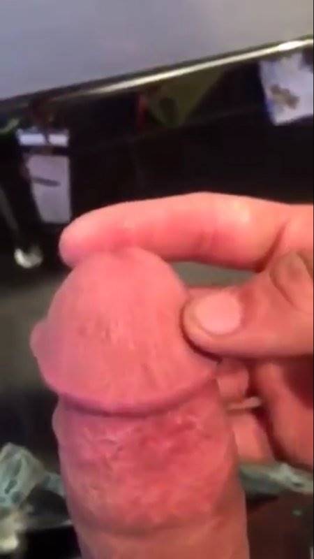 Foto do pênis do ator Tyler Posey de rola dura