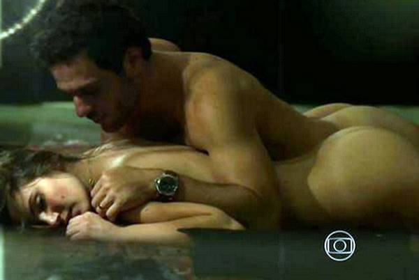 Rodrigo Lombardi nu na novela da Globo Verdades Secretas