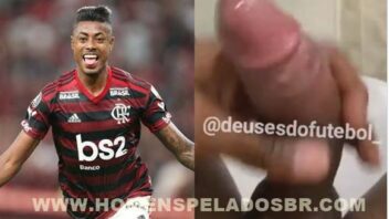 Bruno Henrique jogador Flamengo batendo punheta