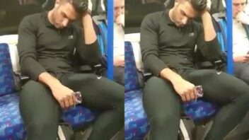 Homem dotado de pênis duro no metrô
