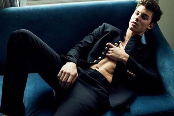 Fotos sensuais do cantor famoso Shawn Mendes