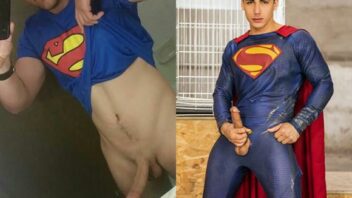 Fotos de Superman pelado exibindo a pica