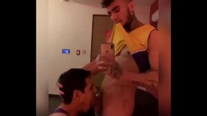 Amigo gay dando pra hetero
