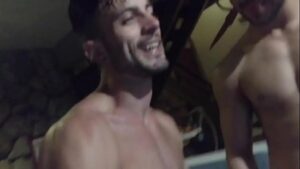 Andy star porno gay a chuva