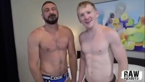 Barbudos fazendo sexo gay