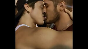 Beijo gay em modo lápis