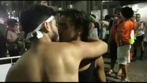 Brasileiros trasnao no vestirio gay