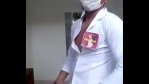 Enfermeiro roludo porno gay