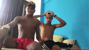 Garotos novinhos gays brasileiros pornô