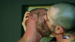 Gay kiss muro berlin