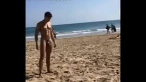 Gay pelado na praia