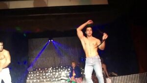 Gogo boy gay sexo no palco x vídeos