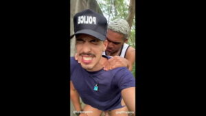 Maduro fotado comendo um garoto burgem gay