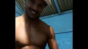 Moreno brasileiro sarado gay