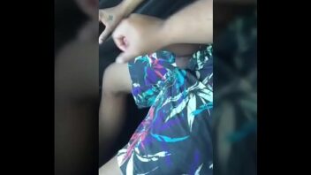 Novinhobrasileiro gay no carro