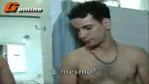 Pornô gay amador brasileiro entre primos