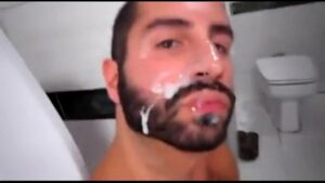 Porno gay coletanea barbudo gozada na cara