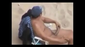 Punheta gay praia nudismo