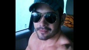 Sexo gay com moreno brasileiro no hotel