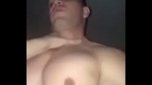 Sexo gay com primp musculoso