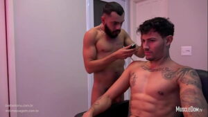 Ver videos de gays transando com o barbeiro barbudo xnxx