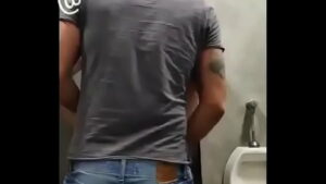 Video gay banheiro terminal cruzeiro