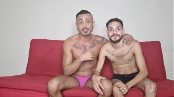 Video gay latino do pau grande