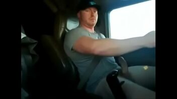 Video gay tirando leite do caminhoneiro