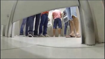 Video pegacao gay no banheiro de sao paulo
