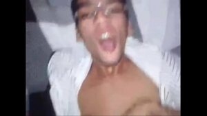 Vídeo porno brasileiro gay peludo