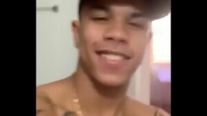 Video porno de gay dando cu para carioca puto