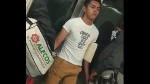 Video sexo gay chupando punheta metro