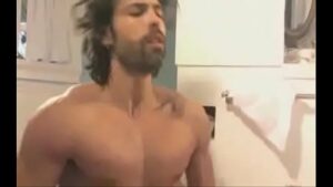 X video gay masturbando o macho