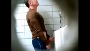 X video gay musculoso banheiro