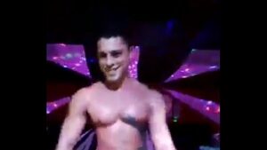 Xvideo bronzeado gay dançando
