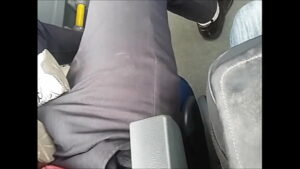 Xvideos sexo gay pegando pau no ônibus