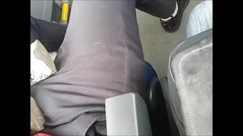 Xvideos sexo gay pegando pau no ônibus