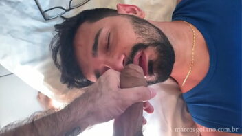 Boa foda gay brasileiro sendo enrabado pelo cachorro