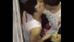 Brasileiros gays beijos