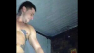 Gay dancando em show youtube