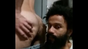 Gay x vídeoscomendo chupa cu