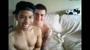 Lockscreen asian gay couple