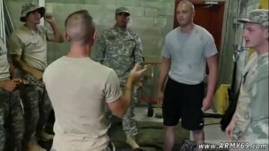 Militar fazendo sexo gay