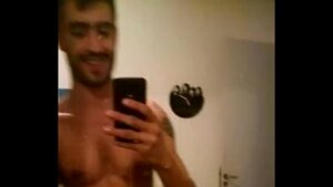 Moreno gostoso mostrando cuzinho gay porn