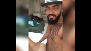 Negao gay brasileiro fudendo pauzudo
