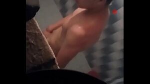 Porno gay espiando banhos