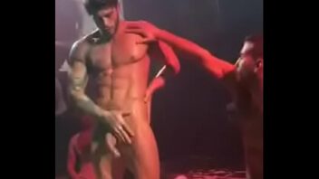 Porno gay fazendo sexo oral